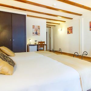 Habitación con 2 Camas Individuales Adaptada para Discapacitados